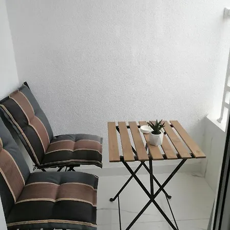 Anejo Belvil * בלגרד